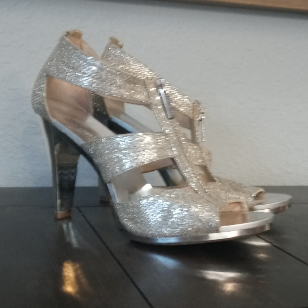 MK heels